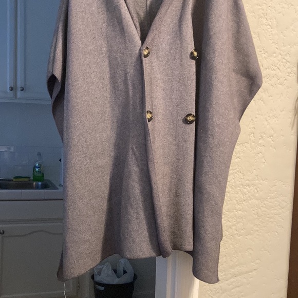 ZARA Beautiful Outerwear Shrug Knit Coat with Fur Collar for Fall 🍁 - Picture 2 of 4